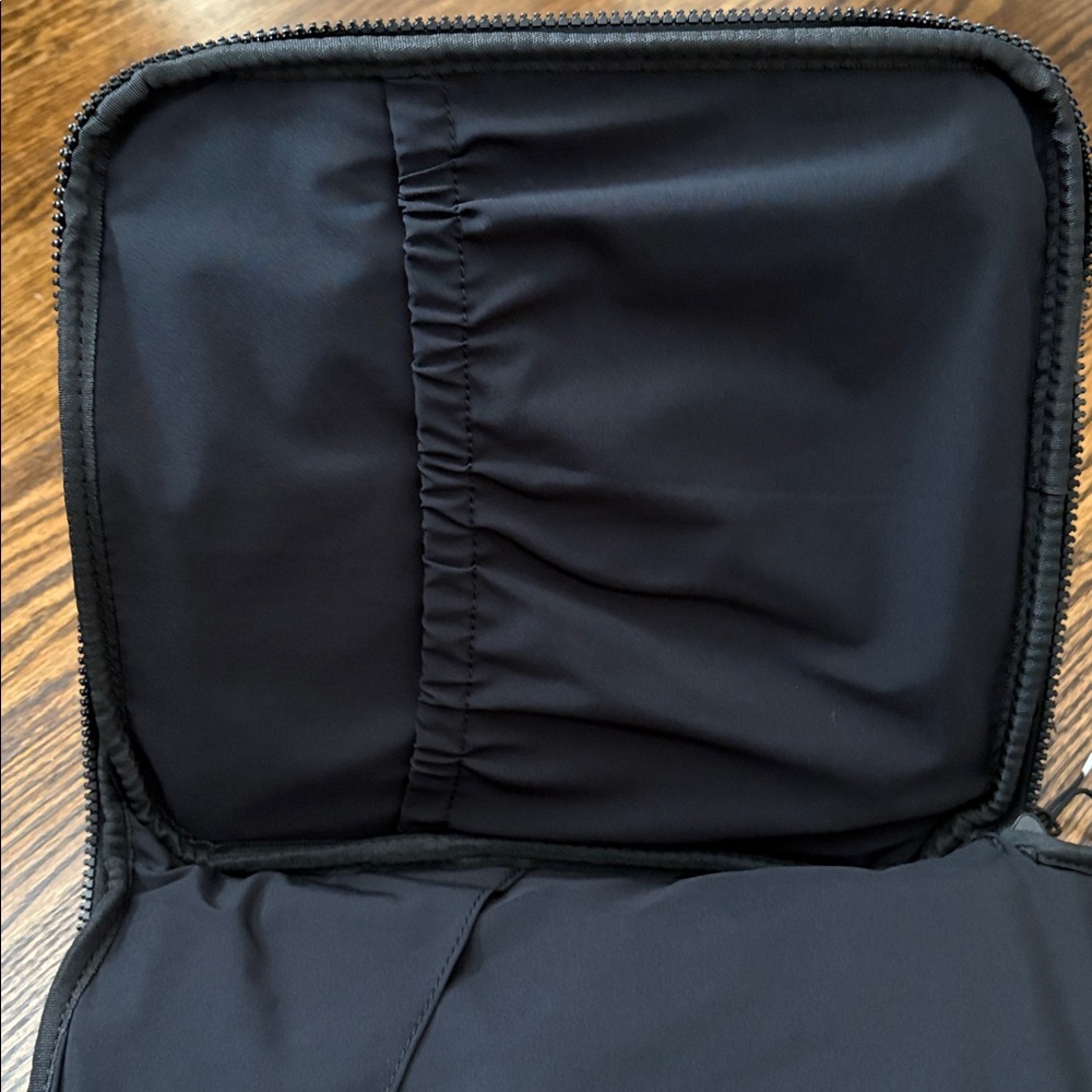 FABLETICS NWT Convertible Travel Bag Black - Picture 7 of 11